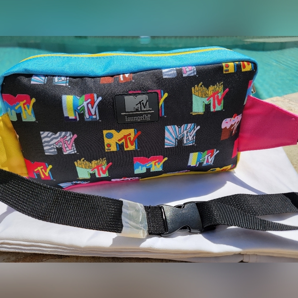 NWT Loungefly MTV Fanny Pack - Picture 4 of 9